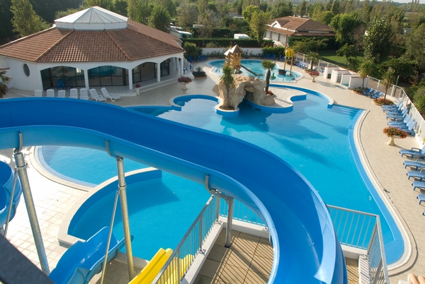 piscine sur-mesure bassins extérieurs